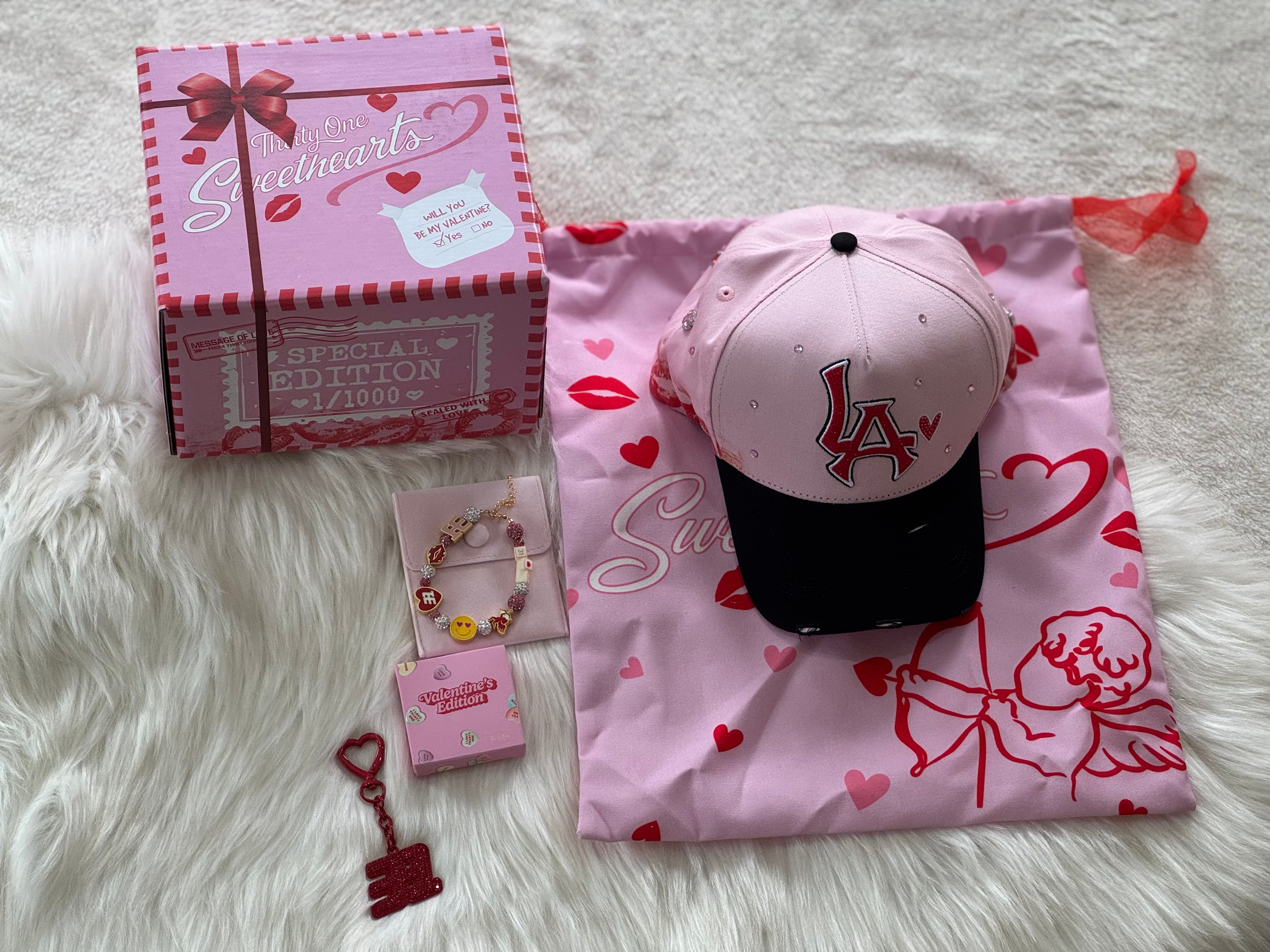 31 Hats SWEETHEARS EDITION “0520/1,000 En El Mundo”